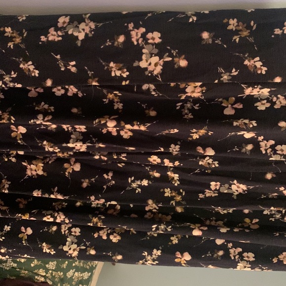 skirt - Picture 2 of 5